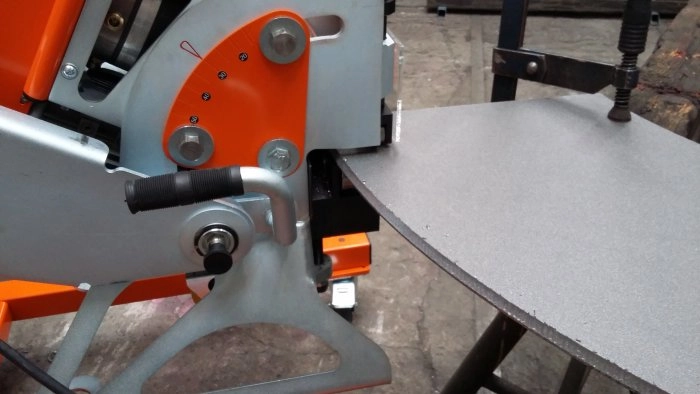 Maintenance and troubleshooting of the beveling machine
