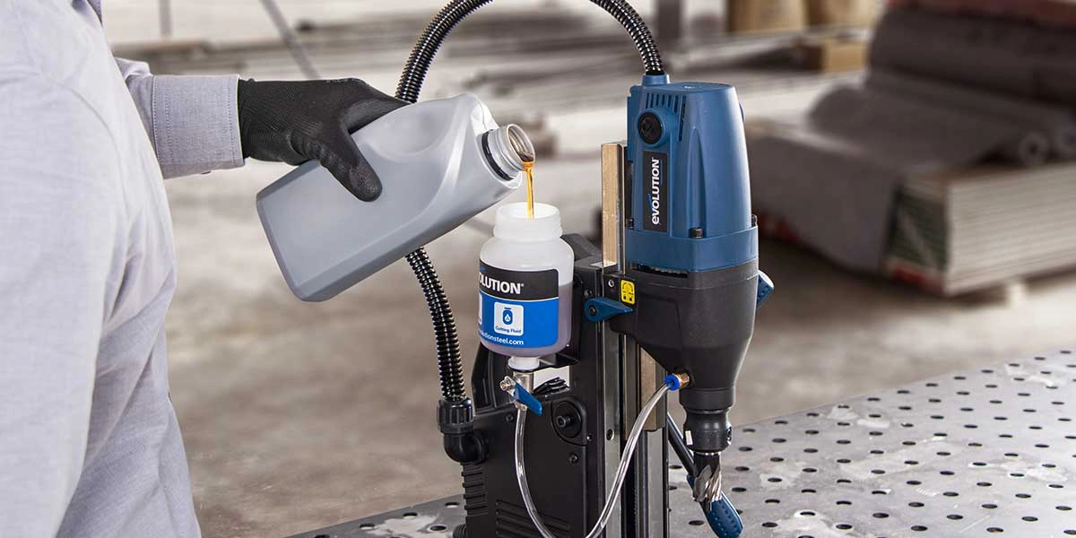 Cutting Oil, Wax, or Spray Technical Review of Internal vs. External Lubrication Difference